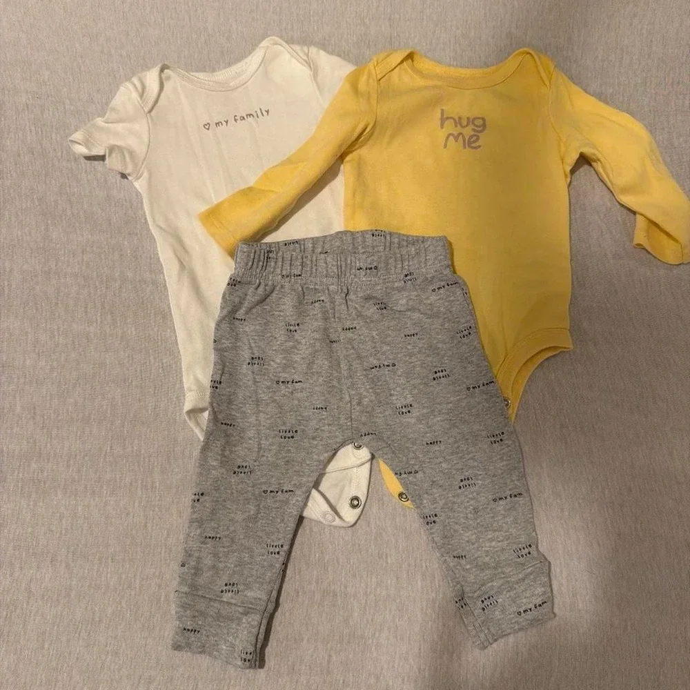 3-piece 6 month bundle - yellow and‎ grey onesie